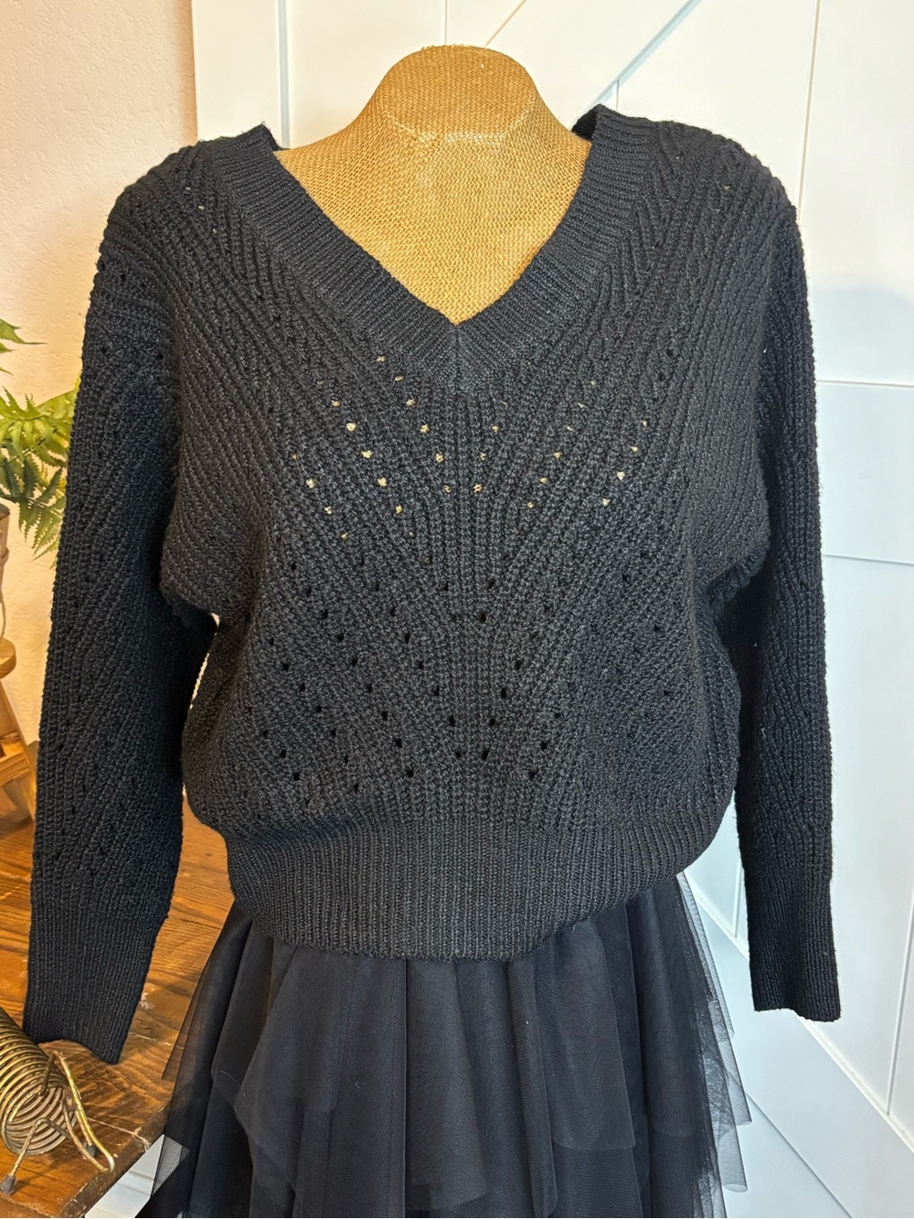 eesome Black V-Neck Cable Knit Sweater
